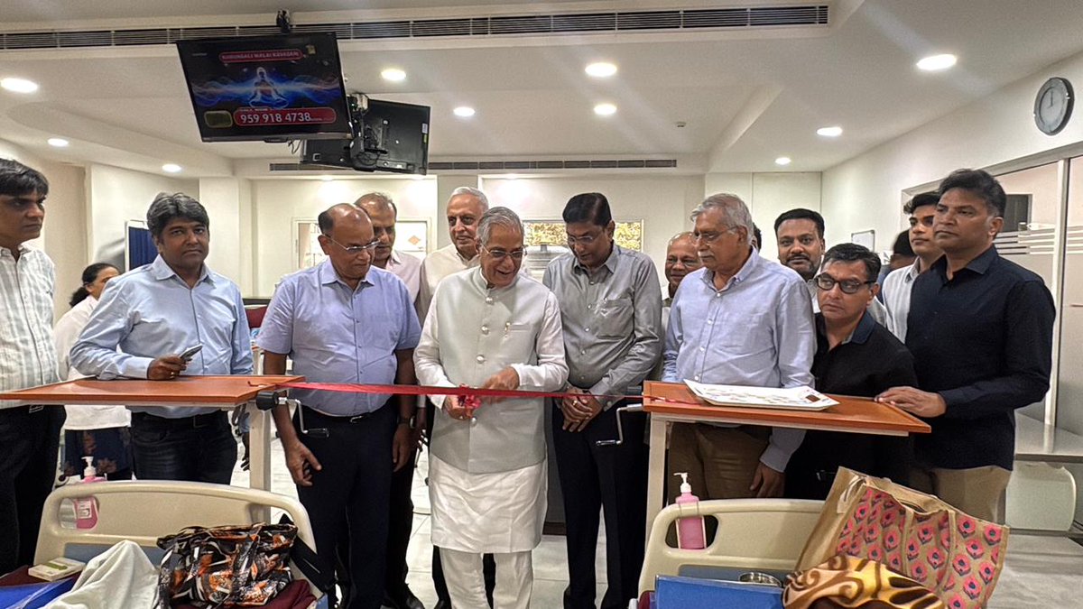 LaharSingh_MP's tweet image. Our commitment to accessible and quality healthcare continues! Privileged to visit the D.R. Ranka Dialysis Center run by the Karnataka Marwari Youth Federation (KMYF) in Jayanagar today, where I officially inaugurated two new dialysis machines contributed through my #MPLADS fund.…