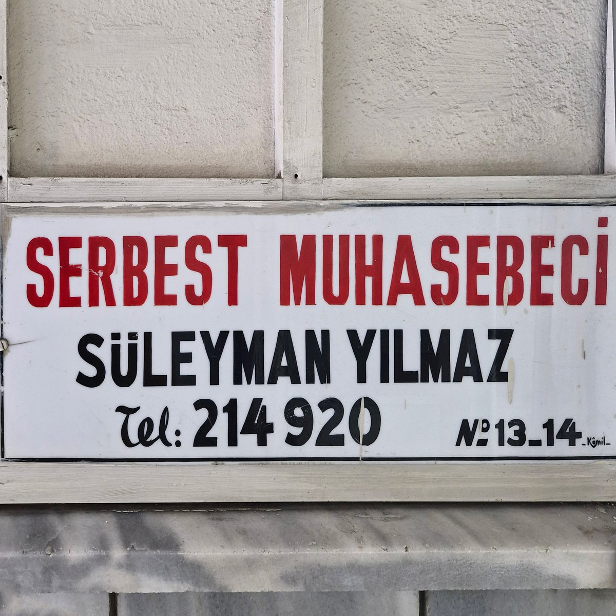 YaziBursa's tweet image. Tuzpazarı’nda Serbest Muhasebeci Süleyman Yılmaz’ın fırça tabelası. “Kâmil” imzalı.

instagram.com/p/DQ_V7MxjQEw/

#signpainting #signpainter #signwriting #vernaculartypography #bursa #bursaaraştırmaları