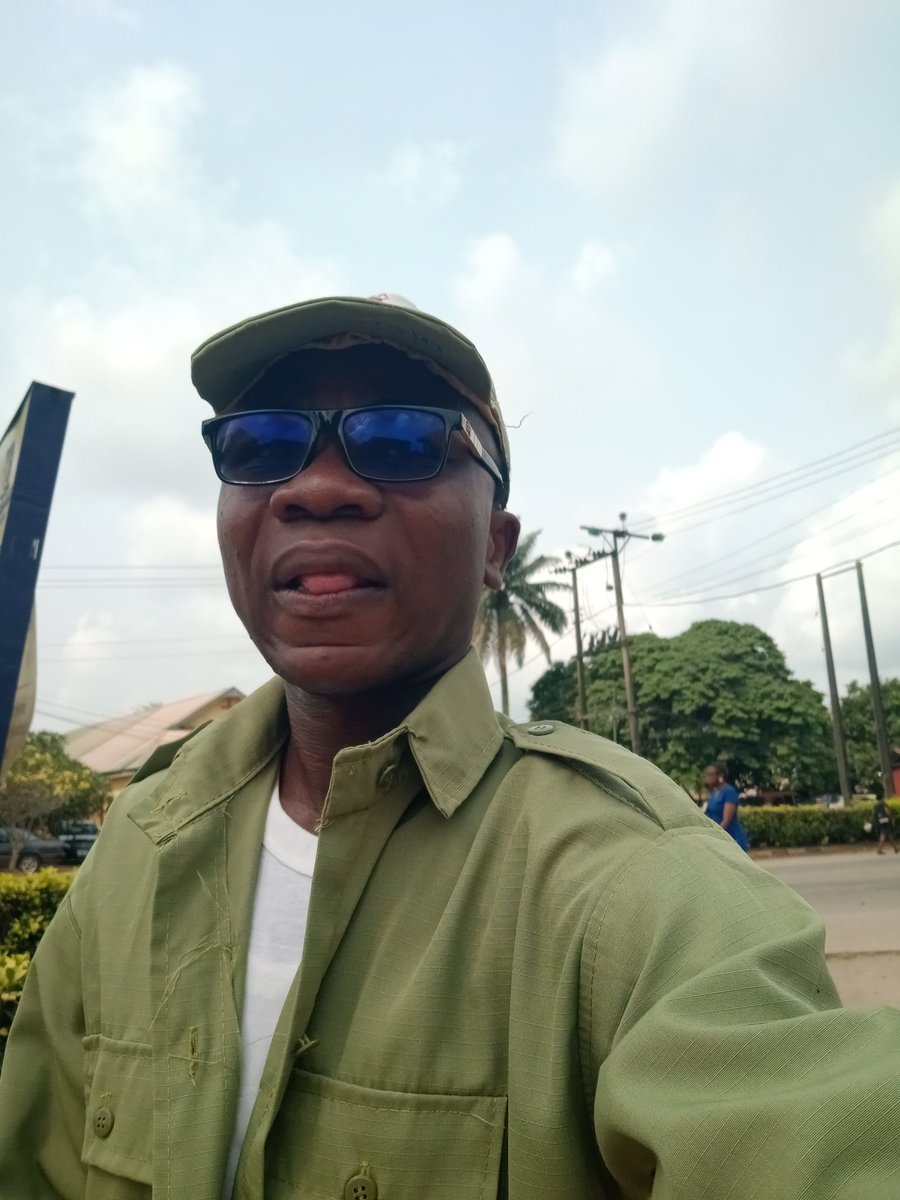 OfficallyOseni's tweet image. Serving as a Corp Member in CALABAR (Come-And-Live-And-Be-At-Rest), made me realize Nigeria is actually bless. My service year in this land will be more glorious when I give back to my host community. That&apos;s the main reason why I decided to carry out menstrual hygiene