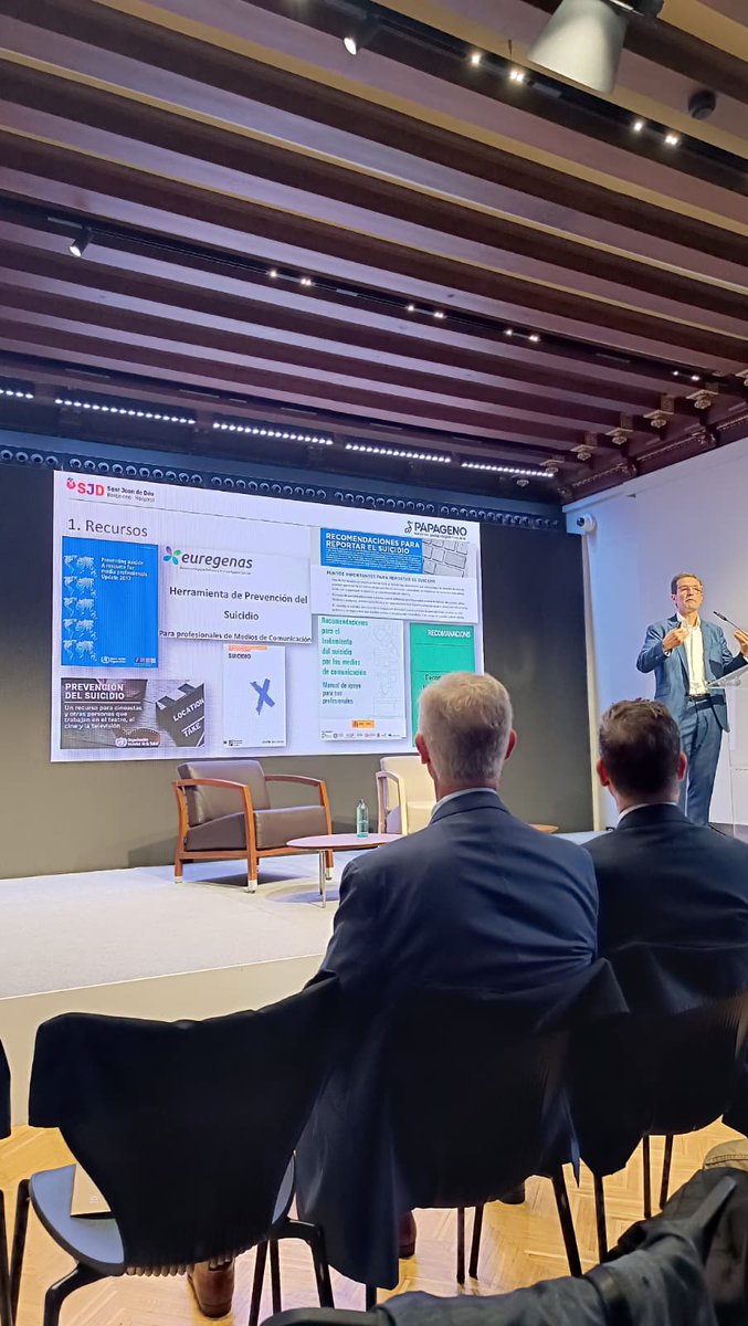 Gracias Francisco Villar Cabeza, psicólogo clínico del Hospital San Joan de Deu de Barcelona . Comienza su presentación así:
 ¡Gracias por existir <a href="/EsPapageno/">Papageno 🎗️</a> , os necesitábamos! 💛
#CrearEsperanzaATravésDeLaAcción 🍀 🎗️
#MeImportas  🫂