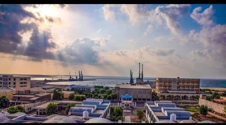 ERMedia91's tweet image. The Siren Song of the Sea: Sovereignty is Not a Negotiable Commodity

Part three

Some Truth about the 1993 Transit and Port Services Agreement

The PM also conveniently glosses over the immediate post-independence agreement between the two countries. Eritrea did not, in fact,…