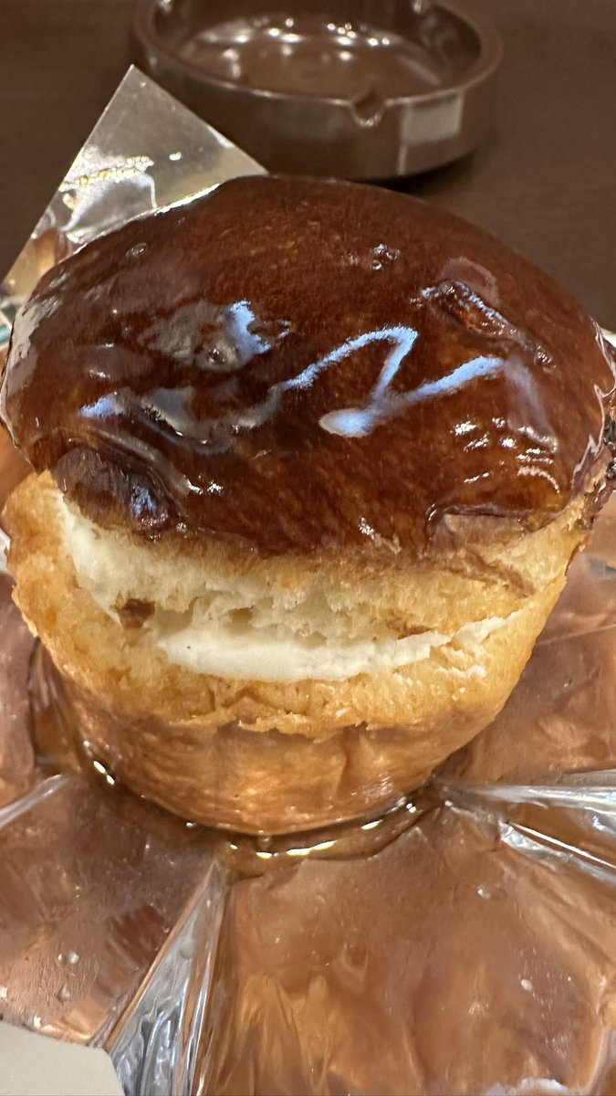 サバラン好きー♪
食べた過ぎて一旦フォーク刺しちゃったｗ

あと好きなケーキはオペラとシブーストとガトーショコラとザッハトルテとコーヒーショートと…