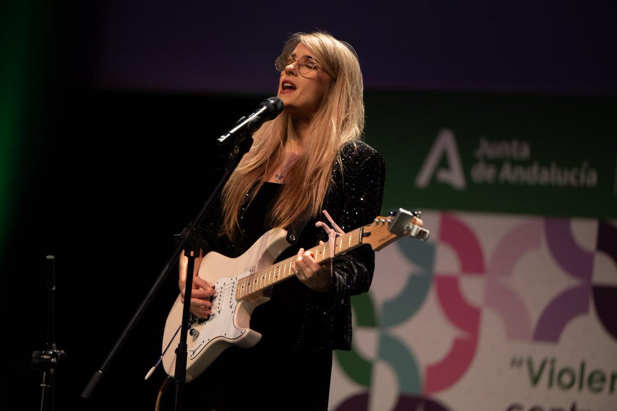 💜 #Fibes ha acogido la decimosexta edición del <a href="/CongresoVG/">16 Congreso Estudio Violencia contra las Mujeres</a> de <a href="/IgualdadAND/">Inclusión Social, Juventud, Familias e Igualdad</a>.

▶️ La cita ha congregado a más de 1.000 participantes para escuchar, aprender e ir de la mano de expertos, profesionales y asociaciones para impulsar nuevas medidas que permitan erradicar esta lacra.