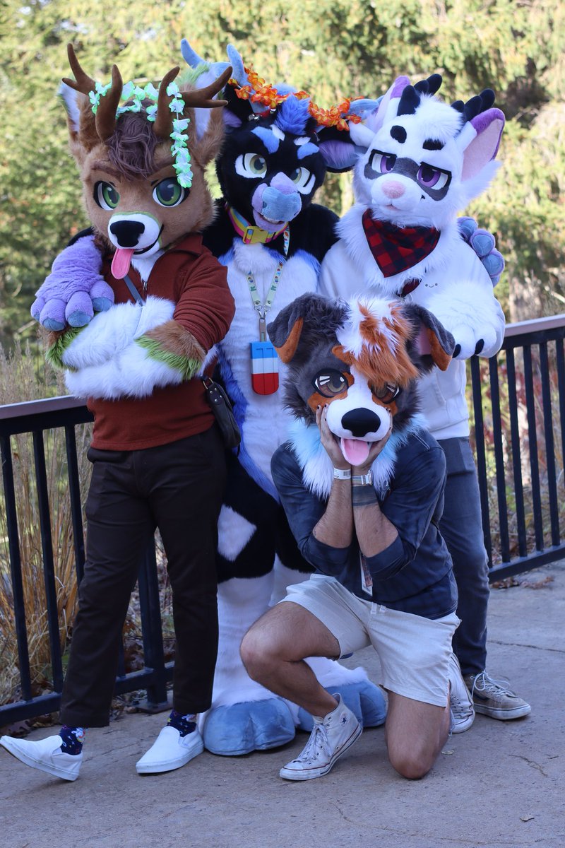 BoosterDawg's tweet image. #Aquatifur was fun as hell this year 😎 only my second con with my suit but already getting super comfy with him 🐶 

Big ups to the pals for hanging and taking pictures 😇