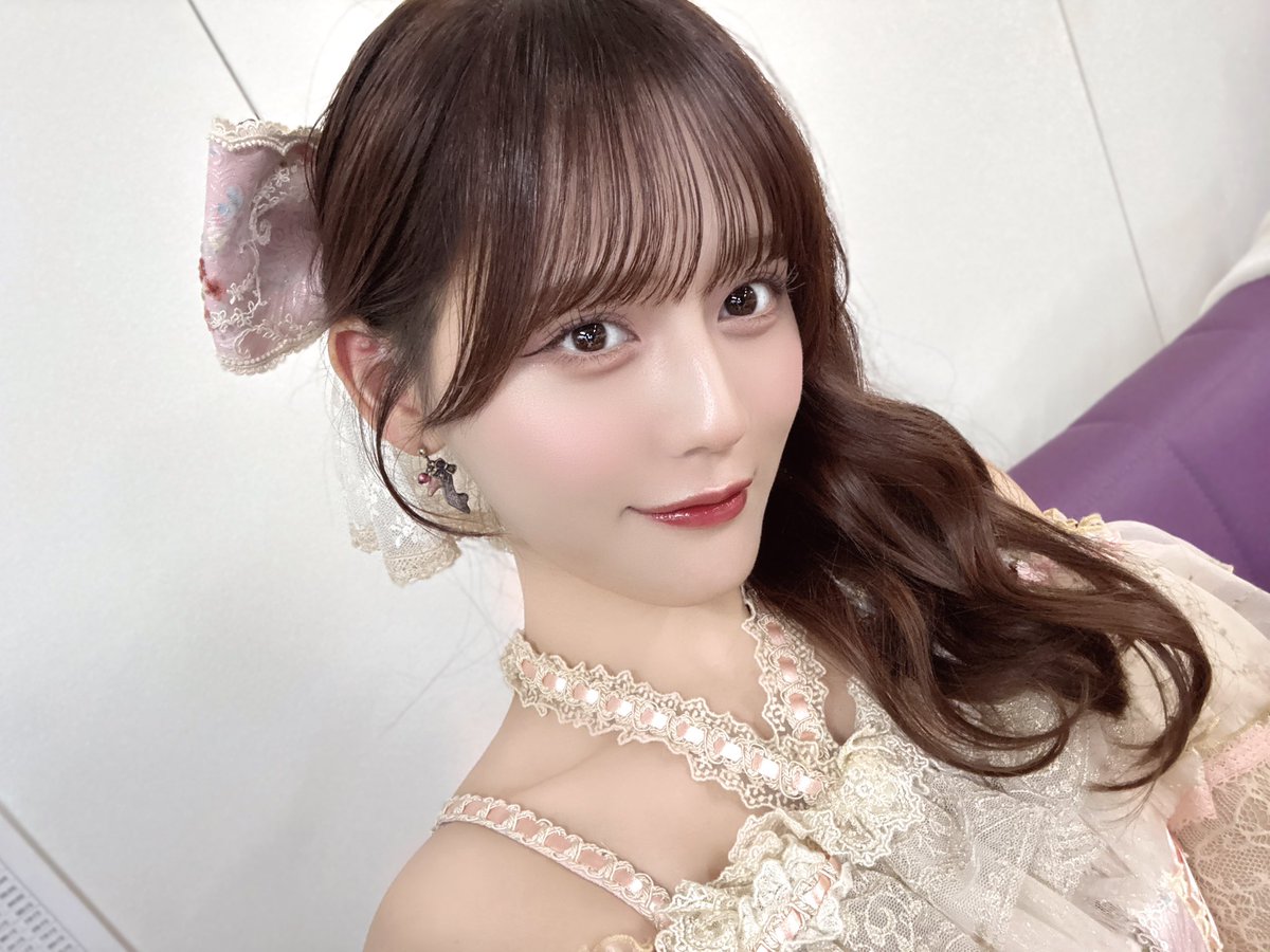 髙松瞳　ポスター 髙松瞳 サイン入りジャケ写 - メルカリ