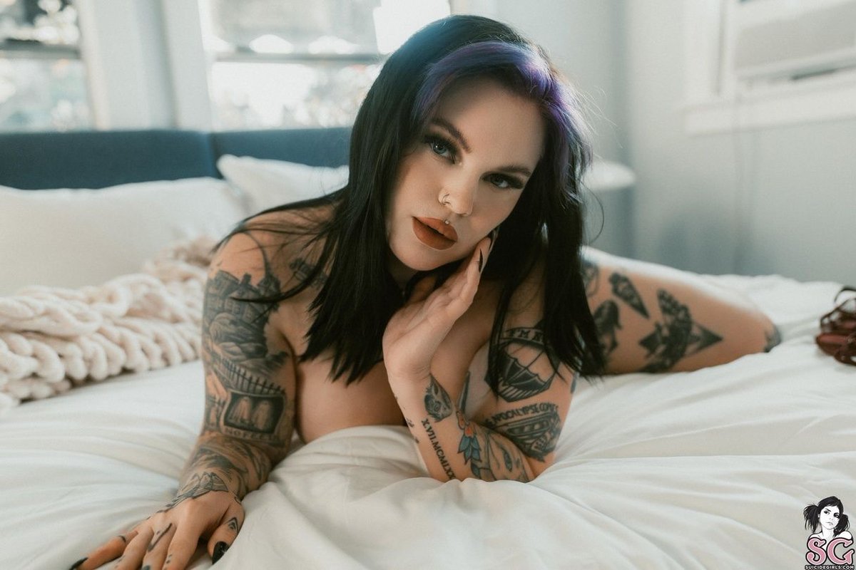 SuicideGirls tweet media