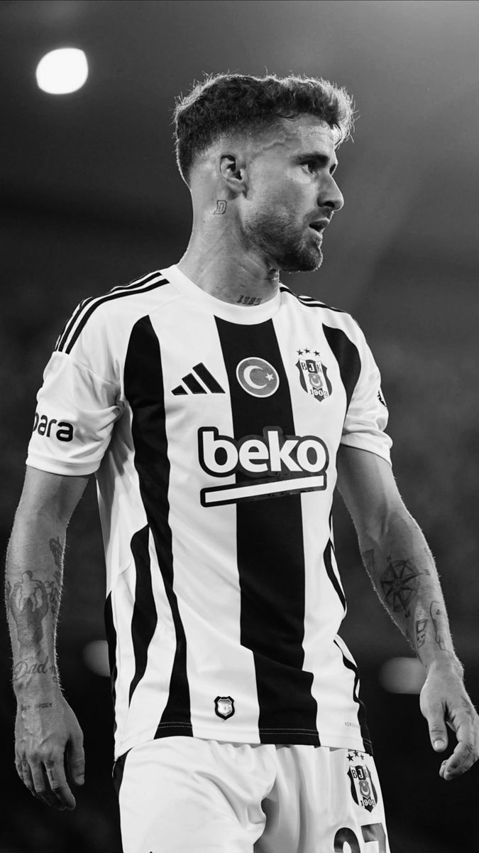 #WeAreWithYouRafa
Bizi bırakmaaaa lütfennnn biz her zaman seninleyiz ❤️