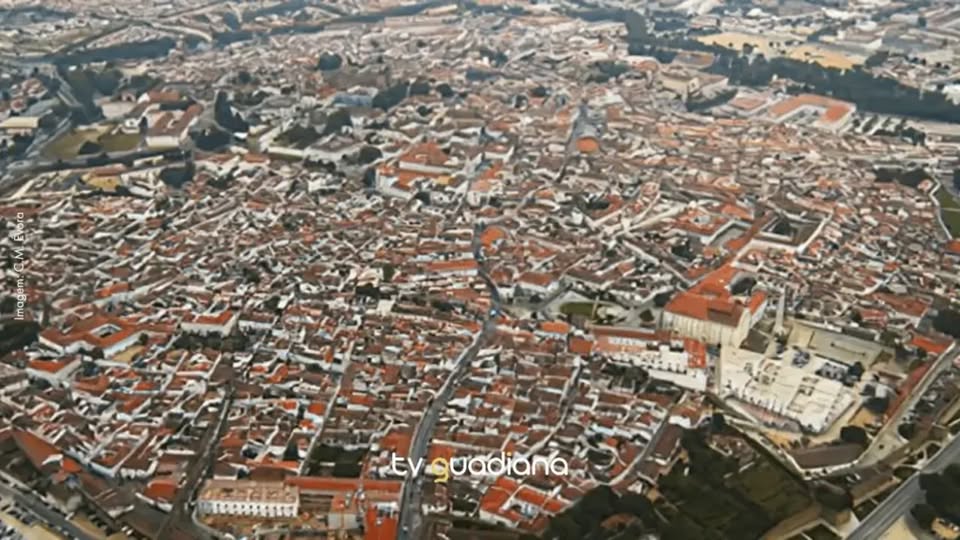 TVguadiana's tweet photo. A nova open call internacional de Évora_27 quer transformar o Alentejo num laboratório de criação artística em 2027. Saiba quem se pode candidatar, áreas abrangidas e impacto esperado no território.
🔗 https://t.co/1ds4pO0Rh1
#Evora27 #Alentejo #Cultura #Artes #OurLab #Vagar https://t.co/uBx1jql3EC