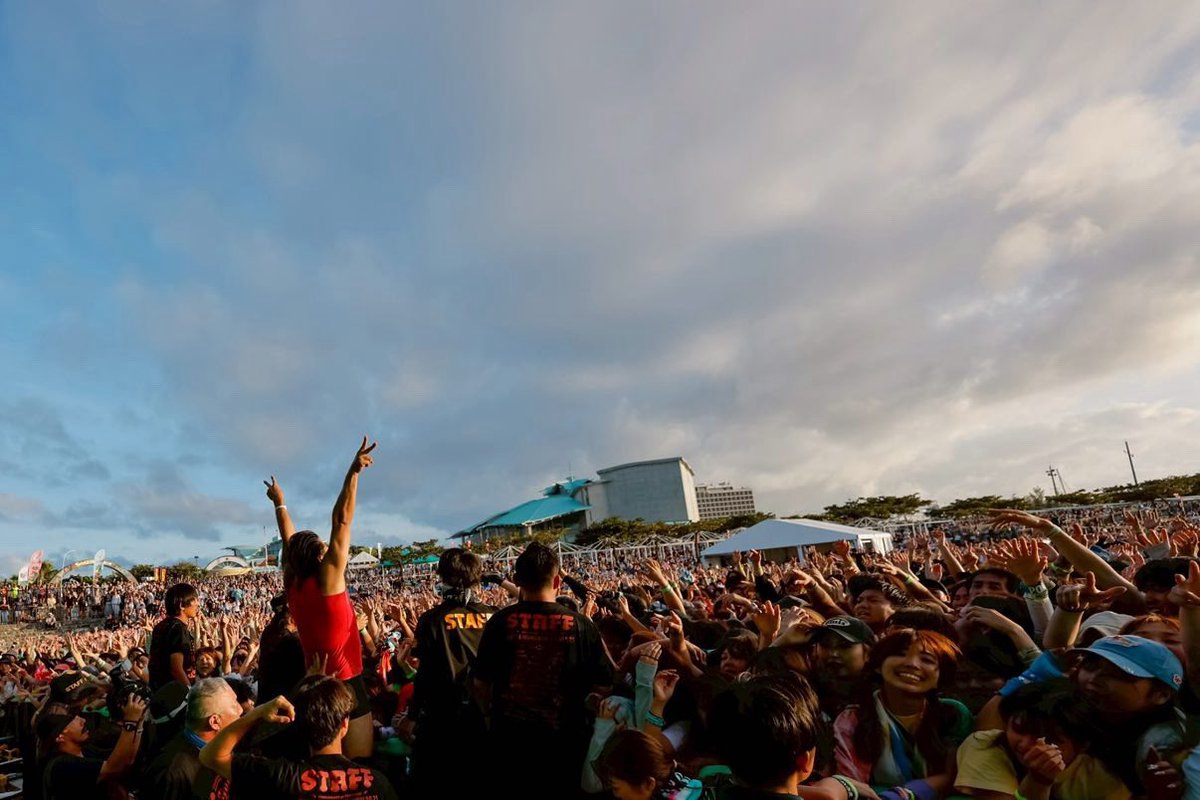 WANIMA粒参戦。
決まったのはステージに向かうフジくんの
「【BIGUP】待ってますよ。」
その後、ケンタくんが
「粒さん忙しいから来てくれないよどーせ」で火がつき気がついたらコーシンくんの横でヘドバンしてたwそしてセキュリティしてたwセキュリティの皆さまいつもお疲れ様です！

#WANIMA