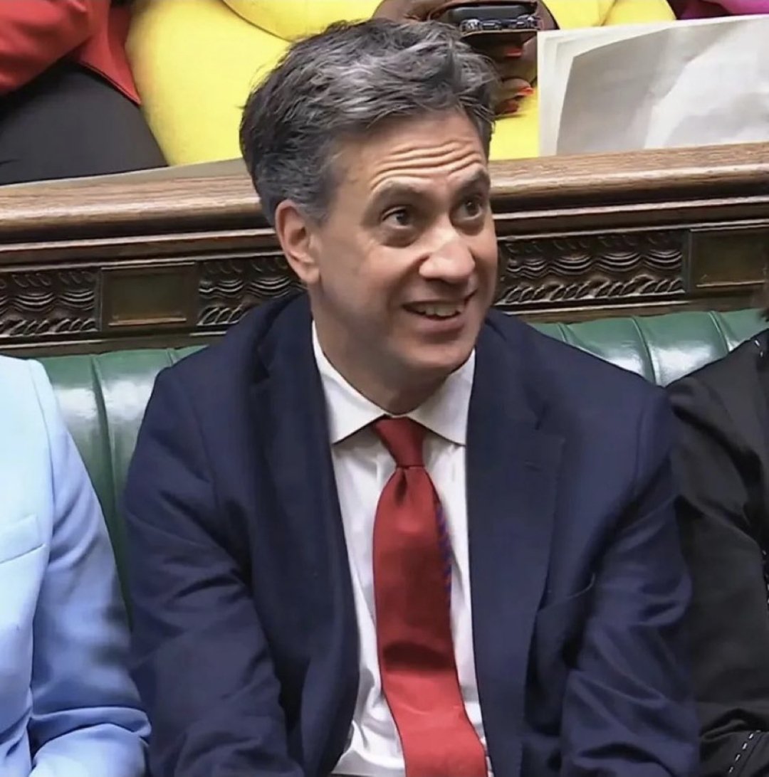 State of this gormless arsewipe. He might look like a harmless Aardman character, but he is destroying lives with his climate lunacy on behalf of his WEF masters. They are laughing at us.