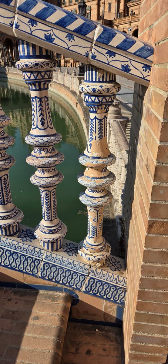 DavidLp32705032's tweet photo. Porq nos duele de verdad y sin cambalaches nuestro Patrimonio Histórico (TODO), material e inmaterial. Porq queremos q acaben de una vez espectáculos q desvirtúan y deterioran Monumentos como la PLAZA DE ESPAÑA y el ALCÁZAR, dañan Flora y Fauna y perjudican a los vecinos. https://t.co/Edq2jgp3Uj