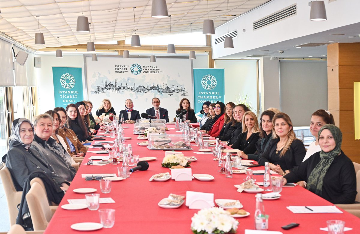 Merter Sanayici ve İş İnsanları Derneği (MESİAD) Kadın Kolları Komite Başkanı Hilal Akıncı ve beraberindeki heyet, Kadın Girişimciler İcra Kurulu toplantısında  İTO’da bir araya geldi.

İKGK Başkanı Hatice Güner Kal’ın başkanlığında gerçekleşen toplantıya, İTO Yönetim Kurulu