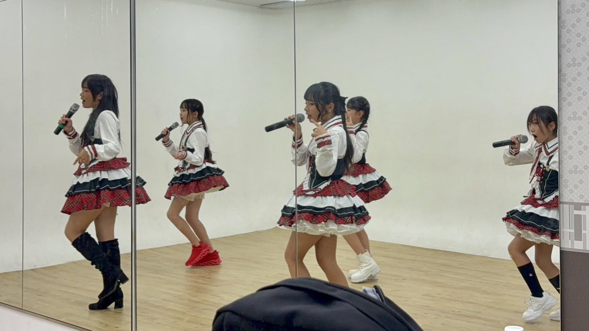 Unity_Licca's tweet image. こんばんは〜Liccaです🩵
Unityデビューまであと3日😍

衣装着てみんなで練習🎶
５人全員でいいステージにしたいな🤗
#Unity #ももか #ゆうか #ゆい #おとは #りっか