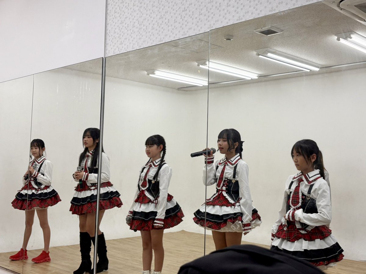 Unity_Licca's tweet image. こんばんは〜Liccaです🩵
Unityデビューまであと3日😍

衣装着てみんなで練習🎶
５人全員でいいステージにしたいな🤗
#Unity #ももか #ゆうか #ゆい #おとは #りっか