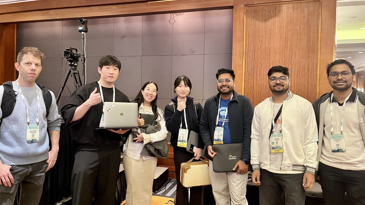 a_kashhhhhh_'s tweet image. Amazing 2 days at #OSSummit, #OpenSSF Community Day, and #OpenSearchCon Korea 🇰🇷(November 4-5, Seoul)!  
Grateful to be part of this community 📷 #LinuxFoundation #OpenSource #OSSummit