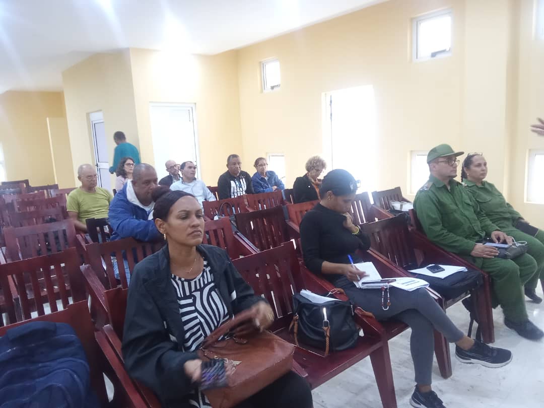 NioveRo2's tweet image. @RolandoLopJ @LilianaDazCamp1 y @Roilancu1 participan en la reunión del CP #Rampa donde @garces_escalona su Presidente, rindió cuentas d su gestión, se aprueban los Controles Populares a realizar durante el mes. #PoderDelPueblo #ConPlazaEnEl❤️