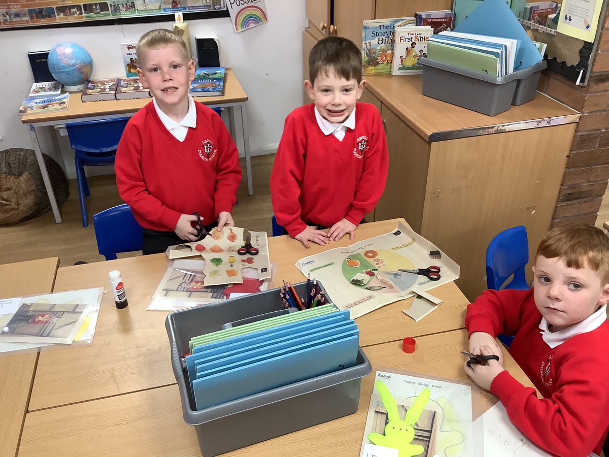 Class2Aspull's tweet image. Teamwork makes the dream work! Choosing food to add to our Balanced Plate. Can you name all 5 food groups? #acpsdt #acpswellbeing