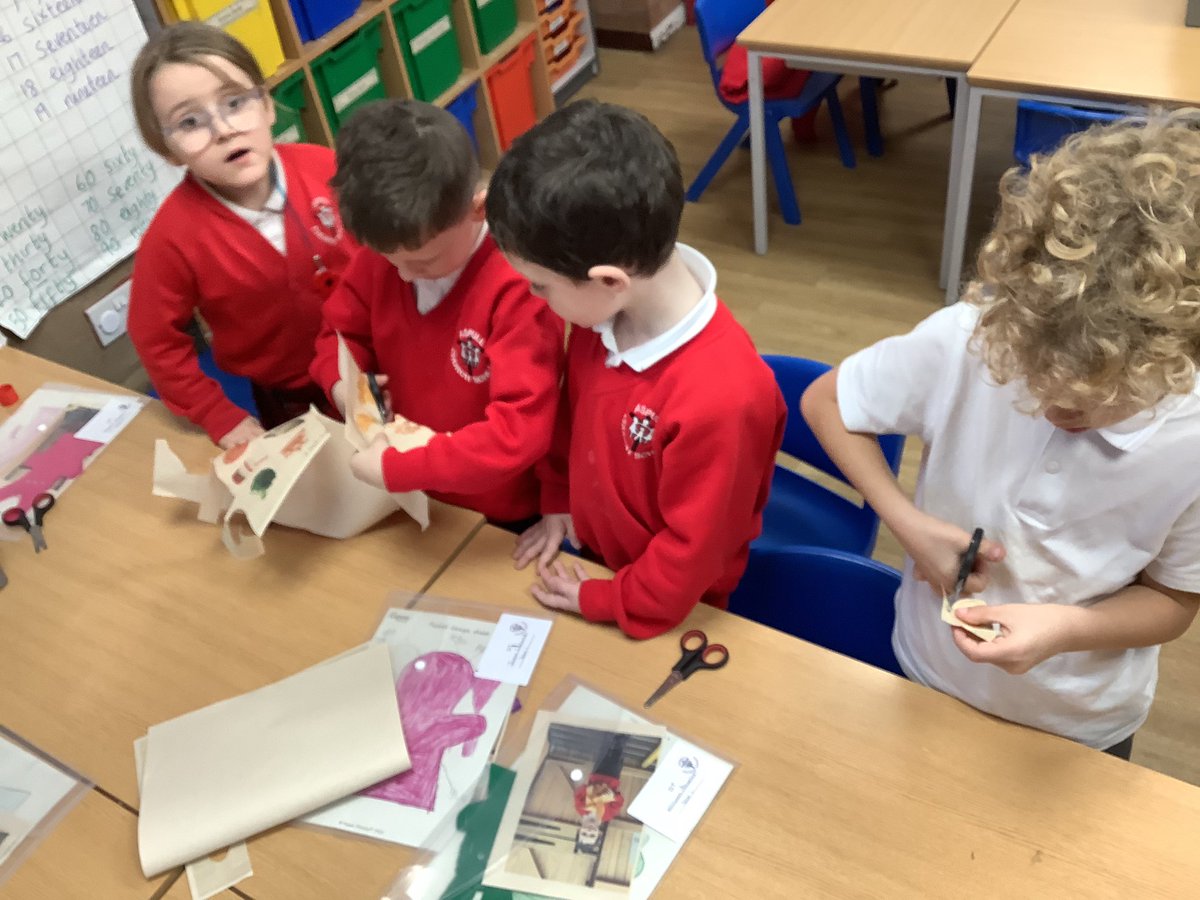 Class2Aspull's tweet image. Teamwork makes the dream work! Choosing food to add to our Balanced Plate. Can you name all 5 food groups? #acpsdt #acpswellbeing