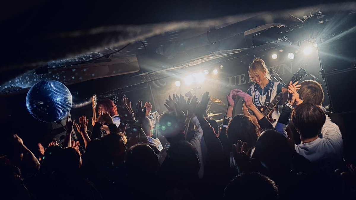 ≡ ≡ ≡ ❤️‍🔥 THANK YOU ❤️‍🔥 ≡ ≡ ≡

11月13日（木） 
香川 TOONICE
『TRiDENT BLUE DAWN TOUR 25-26 』

ツアー3日目ありがとうございました🔥

ステージとフロアが近い分、
みんなの熱気がバンバン伝わってきて
最高の夜になりました！

明日は大阪でお待ちしてます🐙🔥

≡ ≡ ≡ ❤️‍🔥 THANK YOU ❤️‍🔥