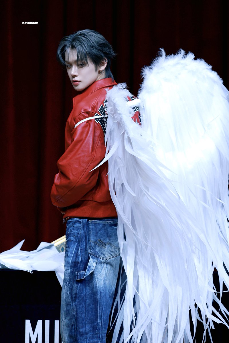 newmoon_iiii's tweet image. 251113 🦊🪽

#연준 #YEONJUN #ヨンジュン 
#TXT #TOMORROW_X_TOGETHER
#투모로우바이투게더