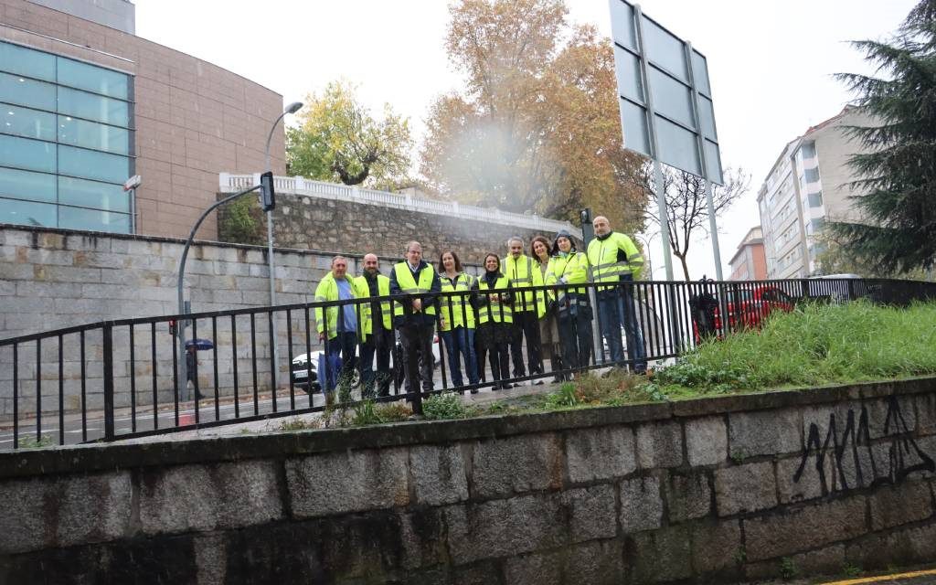 Comezaron as obras de reforma da rúa Pardo Bazán en Ourense -  novasdoeixoatlantico.com/comezaron-as-o… 

Ourense | O delegado territorial da Xunta de Galicia en Ourense, Manuel Pardo,  visitou esta mañá, acompañado de técnicos da Axencia Galega de Infraestruturas, a rúa Emilio Pardo Bazán p...