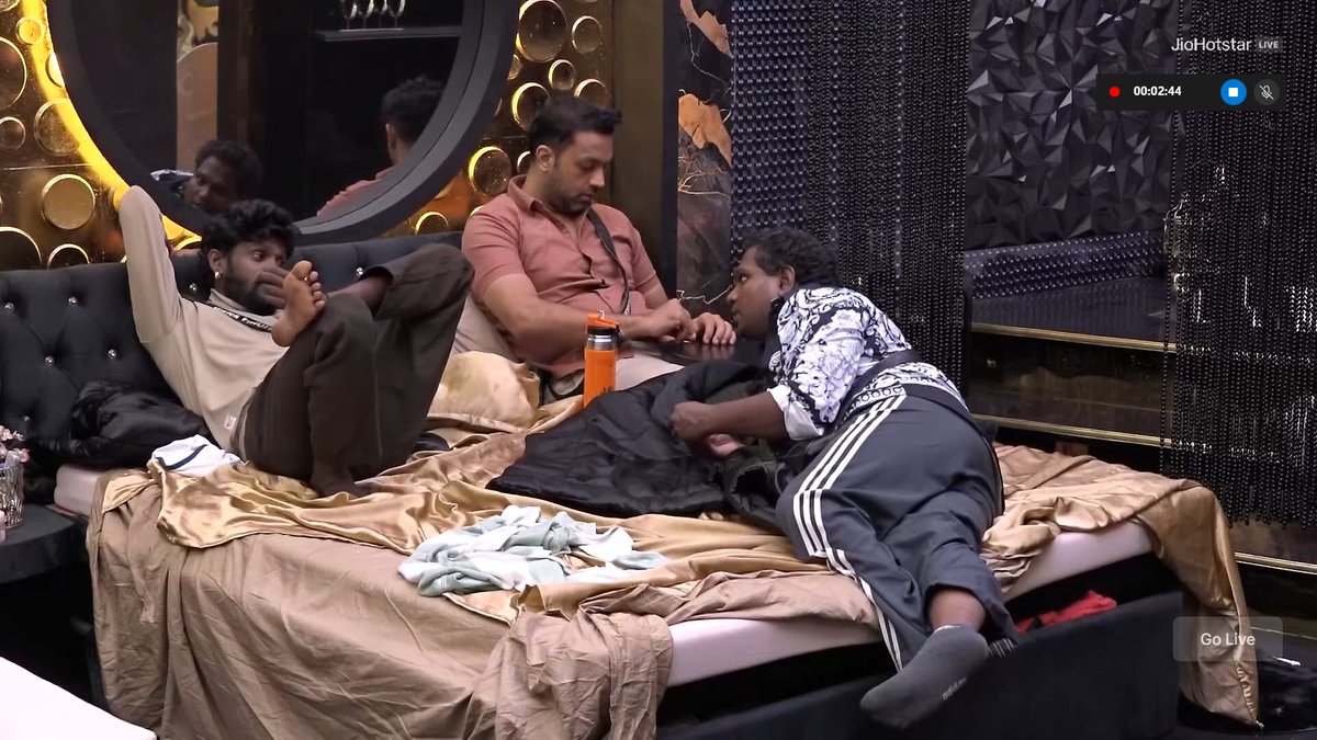 when gana vinoth pointed about his remarks everyone must listen he pointed out to diwakar . when subiksha shared her life struggle. this hypocrite vinoth speaks to diwakar will never questioned by so called sm active 👏people  #BiggBossTamil9 #BiggBossTamil #Subiksha #GanaVinoth