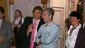 SumitHansd's tweet image. In this 1992 video, Donald Trump, Ghislaine Maxwell and Jeffrey Epstein appear together at a party 🎉

If Donald Trump had sex with a minor, he should not be President of the United States.

That is all.

Release The Epstein Files 

 #TrumpEpsteinPedoFiles #EpsteinTrumpCoverUp