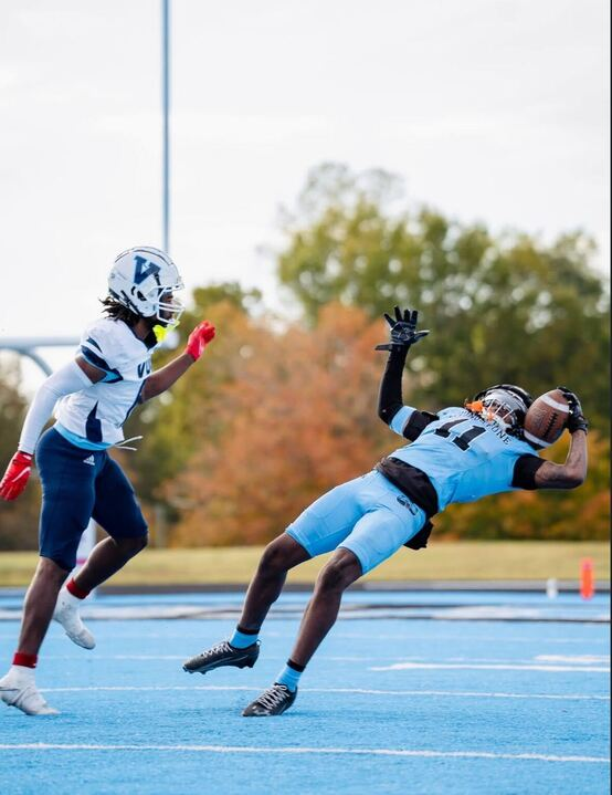 247SportsPortal's tweet image. Livingstone WR RJ Lindsey (@rj_lindseyIII) is entering the portal, his rep @Knick31Kaisaun tells @chris_hummer. 

The 6-foot-2, 185-pound freshman totaled 22 catches for 450 yards and 5 TDs in eight games this year. Also made starts at cornerback. 

247sports.com/season/2026-fo…