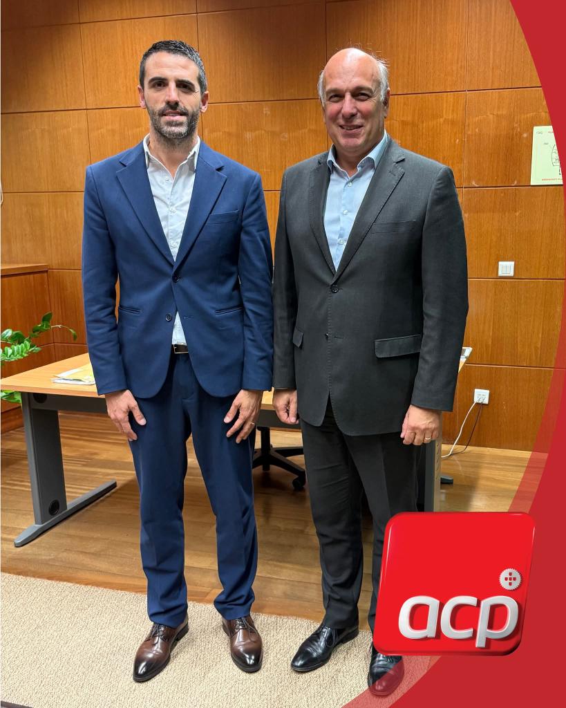 O presidente da câmara de Vieira do Minho reuniu-se com os representantes do ACP, Srs. João Dias, João Jordão e Horácio Rodrigues com vista a alicerçar as bases sobre a próxima edição do <a href="/rallydeportugal/">Vodafone Rally de Portugal</a> e possíveis futuras parcerias na área do desporto automóvel.