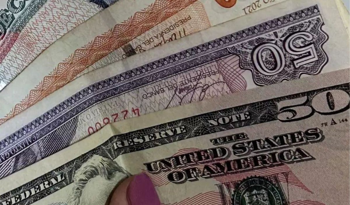 directoriocuban's tweet photo. La reforma monetaria en Cuba vuelve a esperar: la tasa flotante del Gobierno se queda en el aire
Leer más: https://t.co/0Lx7JZGGAn
#Cuba #NoticiasDeCuba #Directori... https://t.co/v1R8HloDfB