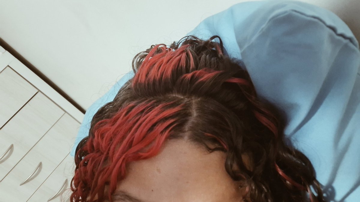 jsnoopy_'s tweet image. esse cabelo ta filhadaputamente LINDO serio