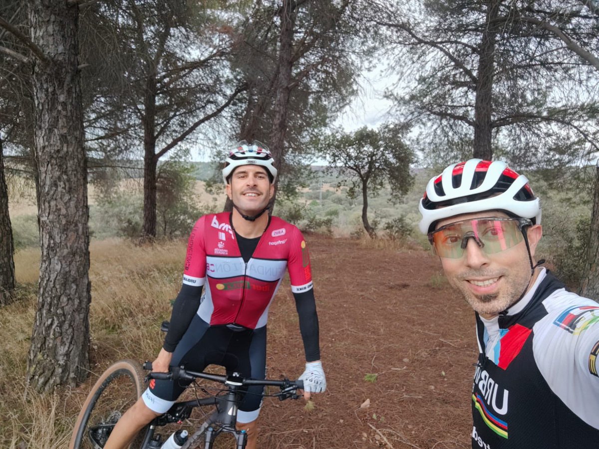 Salvando día de lluvias 

Seguimos por el buen camino 

<a href="/_FundacionCB/">Fundación CB</a>