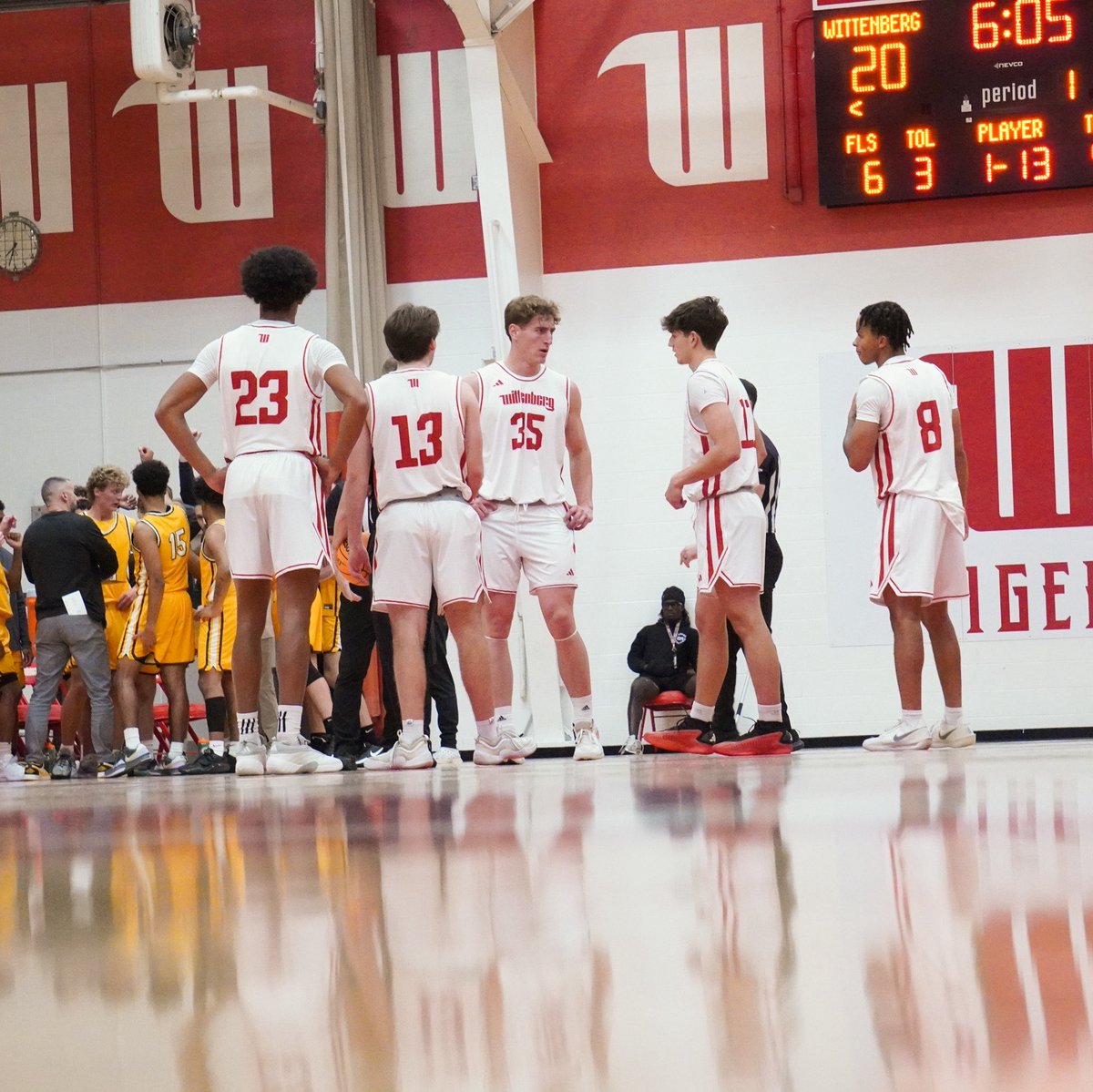 WittenbergHoops's tweet image. last night through the lens 📸

#TigerUp