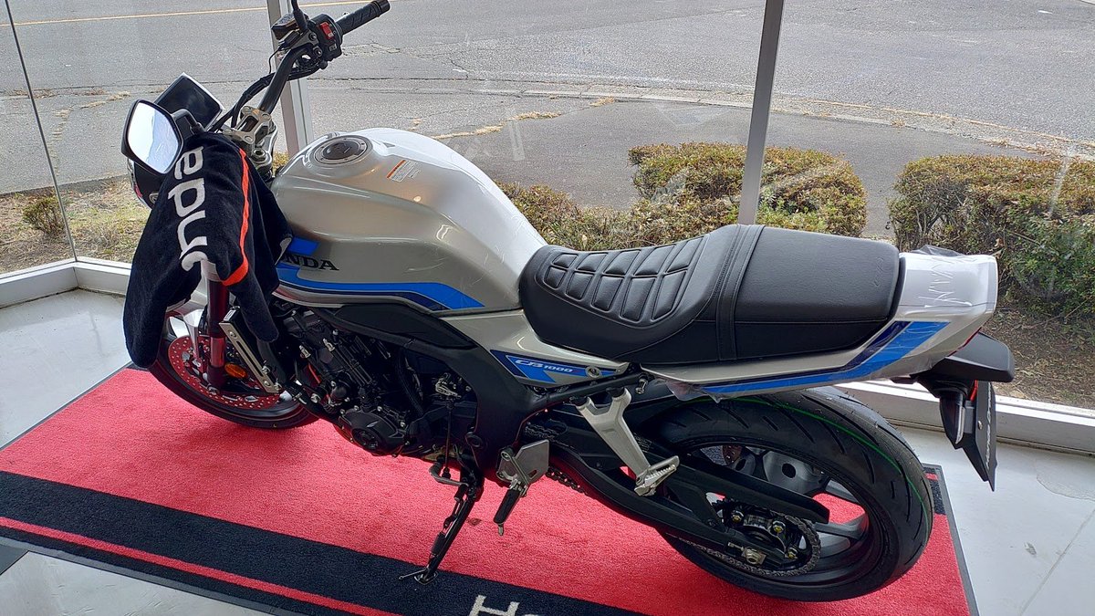 そういえば今日夢子ちゃんちで実物見てきたわよ 正式な発売日は明日