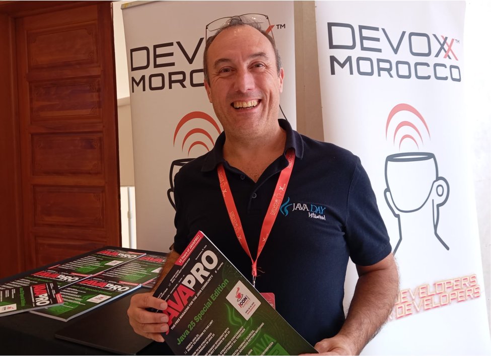 JAVAPROmagazin's tweet image. 🚨 #JAVAPRO goes global — again! Our new issue just landed at #DevoxxMorocco &amp;amp; copies are already flying off the table. Proud to be reaching Europe, North Africa &amp;amp; beyond.

Spot it at Devoxx Morocco? Enjoy — &amp;amp; let us know!

Missed the conference? FREE PDF: javapro.io/2025/10/28/sta…