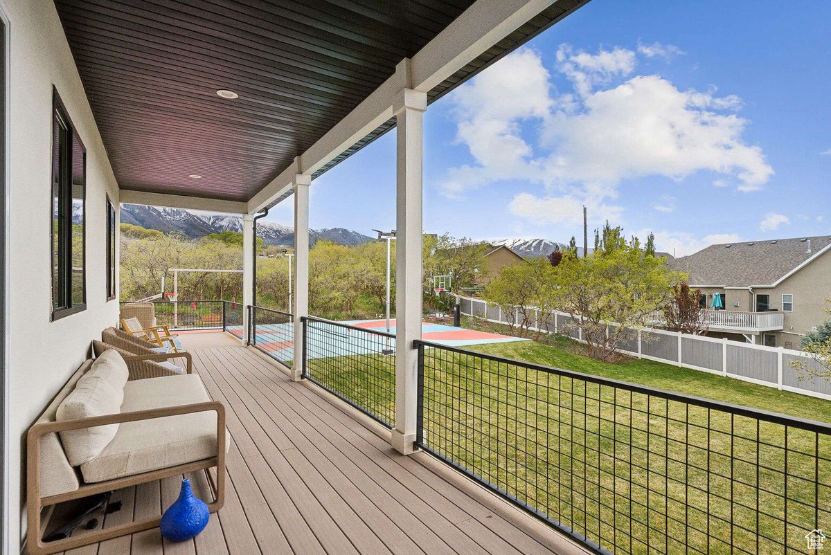 ThePerryGroupUT's tweet photo. 1104 S 950 E (WOODLAND HILLS DR) E, Salem, UT 84653 just sold! Contact us for assistance in doing the same with your property. It would be our pleasure to work with you. https://t.co/kMm4Kb53ZI