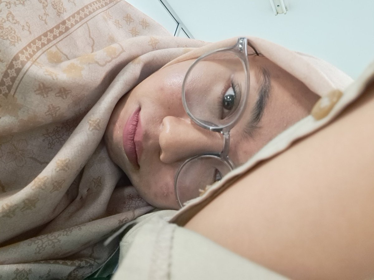 kemalemale's tweet photo. Stress kerja tp ldr https://t.co/3PAHX69SA1