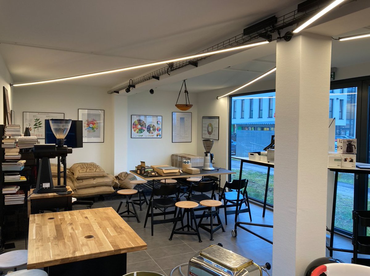 modularkanbud's tweet image. Nasze modułowe rozwiązania to idealny sposób na stworzenie przestrzeni usługowej — restauracji, salonu fryzjerskiego czy biura handlowego.
- Krótki czas realizacji pozwala na szybkie rozpoczęcie działalności,
- szybszy zwrot z inwestycji!

#modularconstruction #modularbuildings