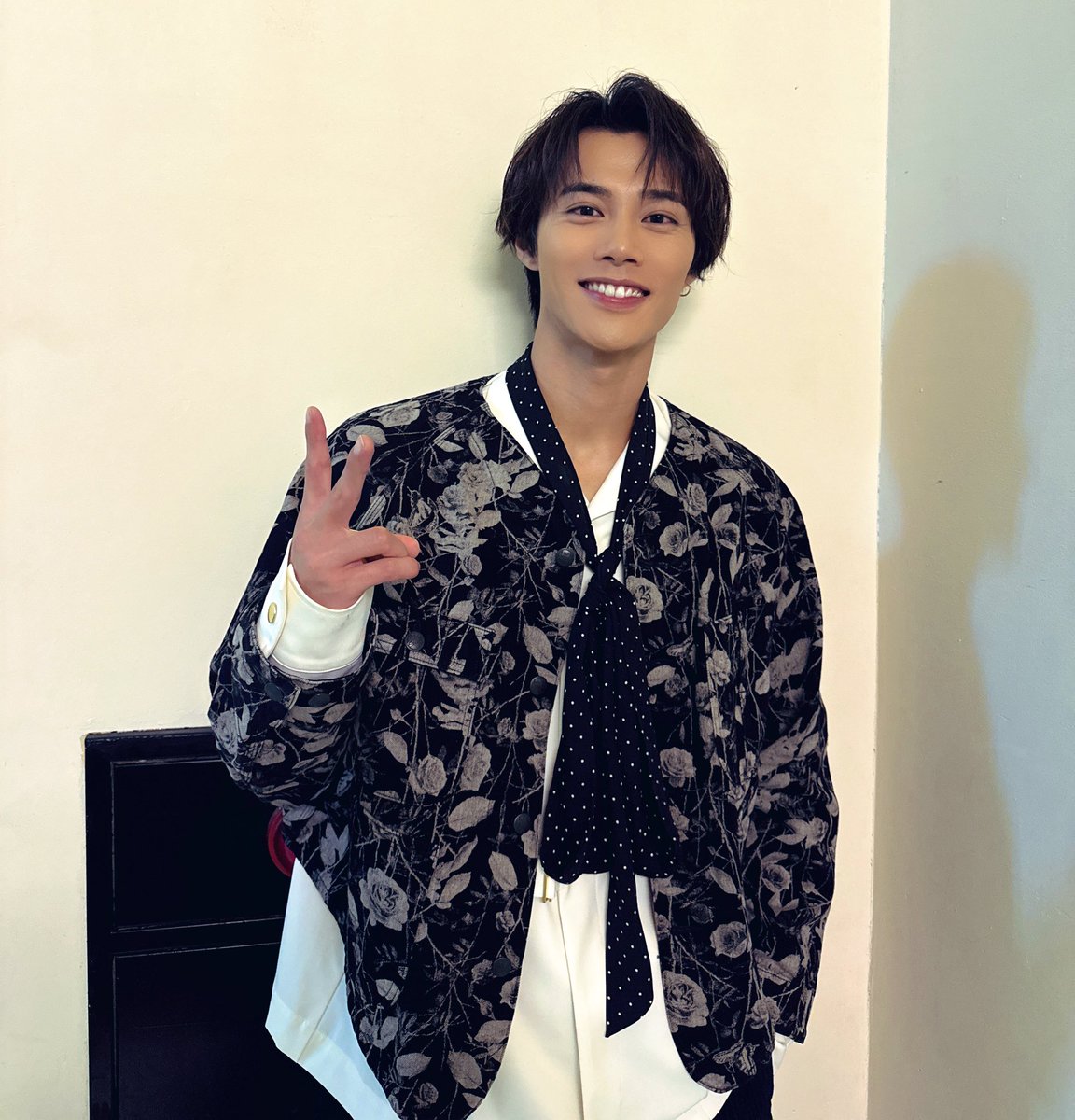 AKITO_SOLIDEMO's tweet photo. Birthday Live！
みんなありがとうございました。

幸せすぎた…本当に。幸せすぎた。　
めちゃ歌ったのにあっという間。

アーティストとして出会ってくれた方も
役者として出会ってくれた方も
本当に俺と出会ってくれてありがとう。

みんながいるから頑張れる。

これからも共に年重ねていこう😌 https://t.co/7NnqsEMTds