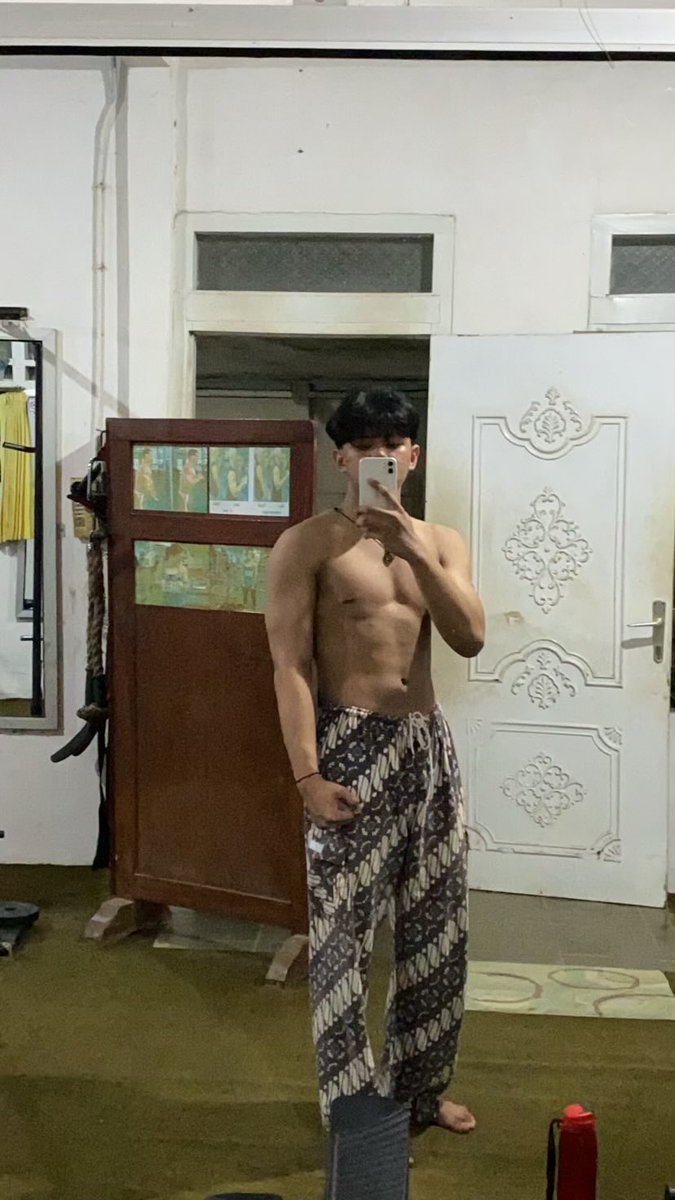 kaiizeninx's tweet image. majapahit2 ajah 100k perbulan