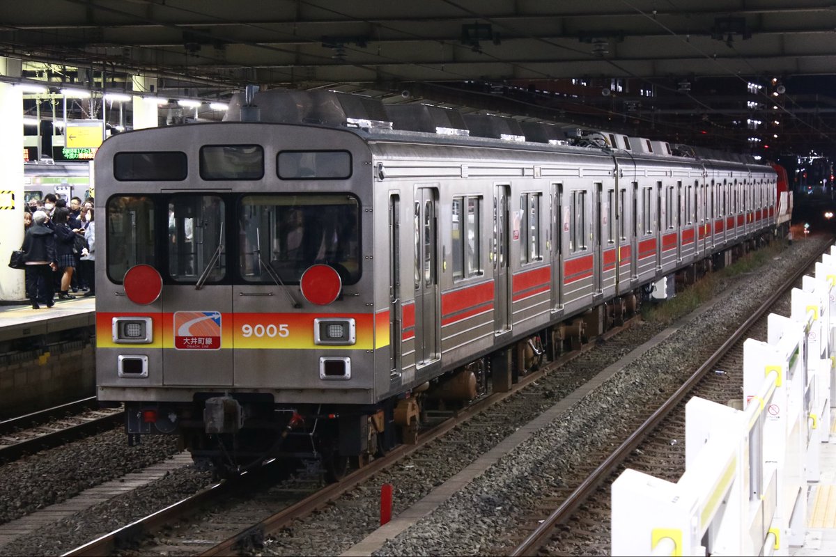 Shake_7727's tweet photo. 2025/11/12.13
9893レ
東急9000系 9012F 9005F
西武譲渡甲種輸送
東急線での活躍お疲れ様でした。 https://t.co/p6PhT0HEs3
