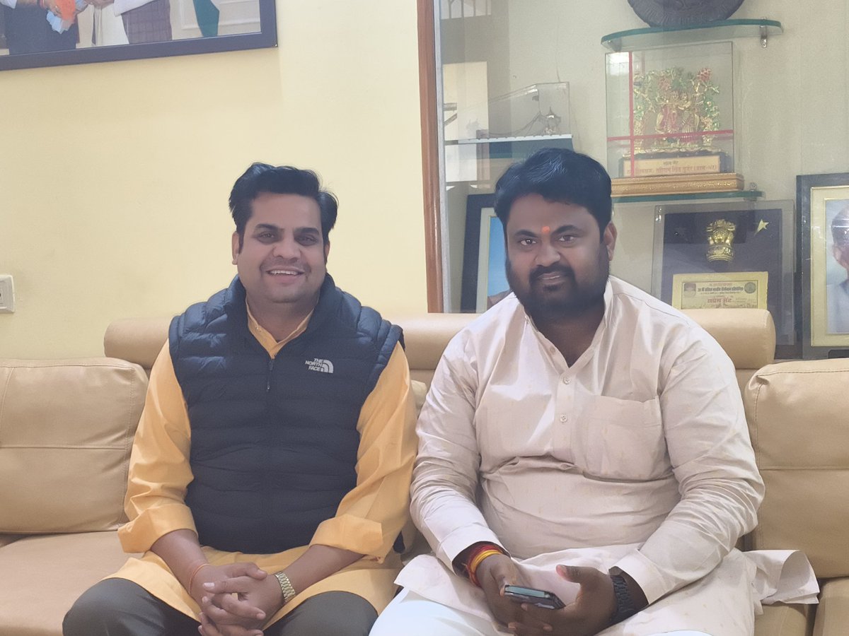 <a href="/Ashoksh61217472/">अशोक शर्मा चम्बल ग्वालियर</a> 
रात कितनी भी घनी क्यों न हो 
सवेरा होना तय होता है।