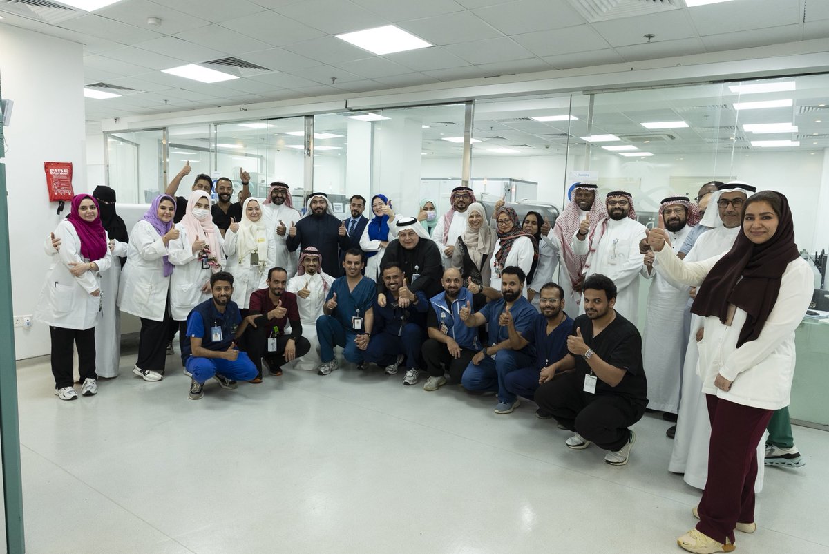 زيارة فريق الكلية الأمريكية لعلم الأمراض (CAP) لقسم المختبر وبنك الدم 
بـ #مستشفى_الملك_فيصل_بمكة
تضمّن برنامج الزيارة عرضًا تعريفيًا عن إدارة المختبر وبنك الدم بالإضافة إلى جولة ميدانية لفريق التقييم الذي قام بتوزيع الأدوار على أقسام المختبر لإجراء عملية التقييم وفق معايير