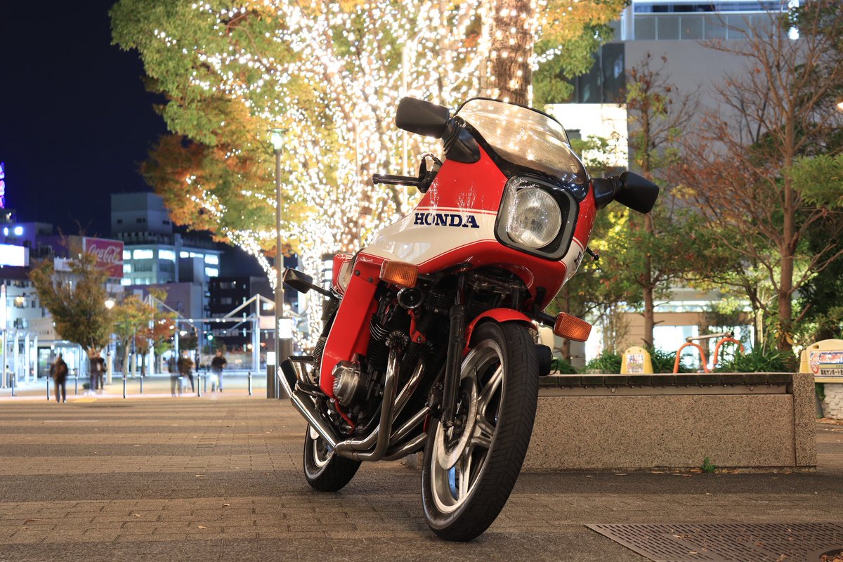 daiki_method08's tweet photo. イルミネーションしてたよ🌃 https://t.co/fOLqwThytj