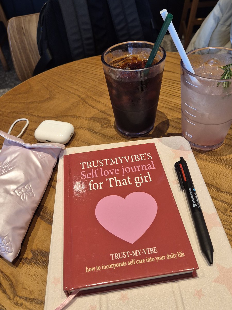 n_ilu_v_U4ever's tweet image. 여러모로 함께하실분 구해요!!!!
#공부계_트친소 #일상계_트친소 
대학원 준비 중(백수) 입니다
최종목표 : 해외취업