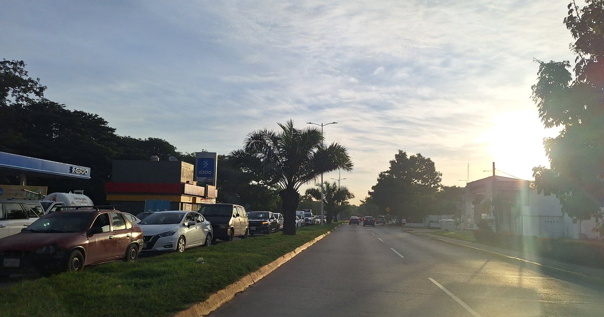 ReporteTab's tweet image. Obras improvisadas en Av. Bicentenario de nuevo generan gran caos #Vial y ponen en riesgo el inicio del Festival del Chocolate.

El ayuntamiento de @CentroInforma vuelve a generar cuellos de botella 

shorturl.at/cFFPA

#RT #Villahermosa #Tabasco