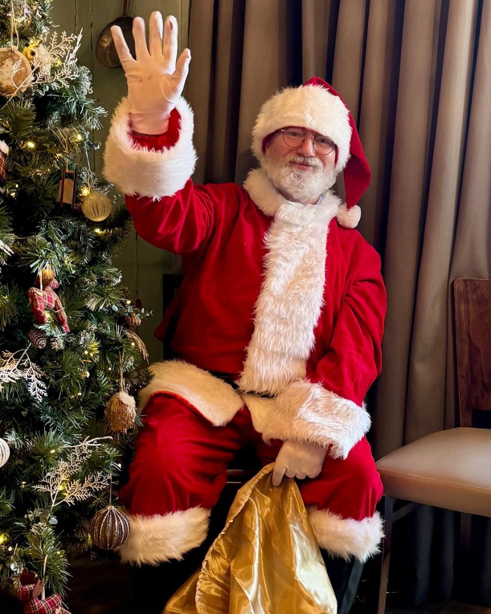 It's just 42 days until Christmas, who's getting excited? 🎄🧑‍🎄