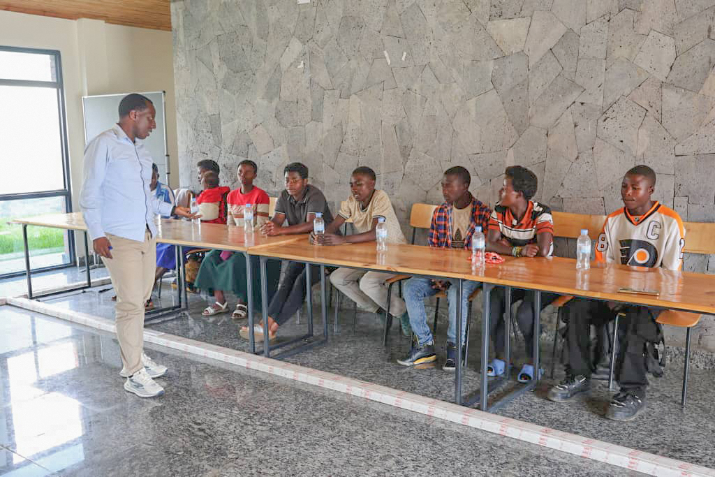 soscvrwanda's tweet image. SOS Children’s Villages in #Rwanda through Seruka Project has distributed #toolkits to young people who successfully completed six-month Technical and Vocational Education and Training #TVET programs in @MusanzeDistrict .