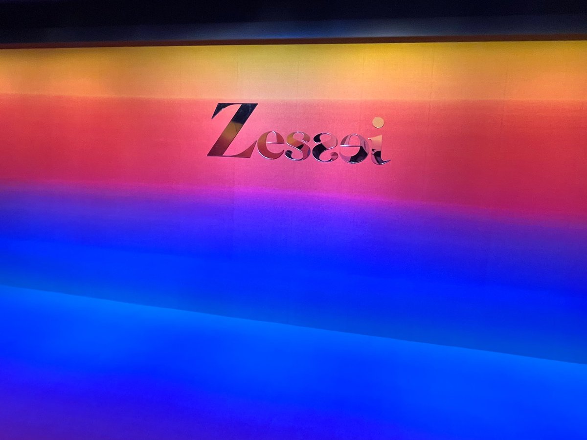 J0_0208's tweet photo. 掛け持ちくんが選抜されたのでZessei写真展行ってきたよー🥺🤍#Zessei 📚💘 https://t.co/nSVkvqehts