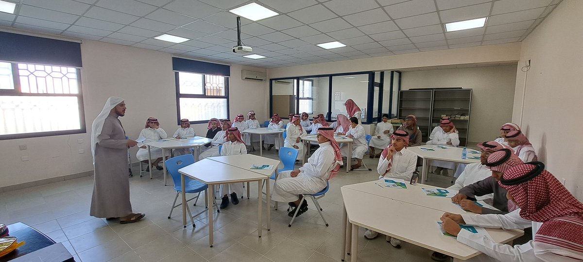 dj_albossor's tweet photo. تغطية    |
الدورة الثالثة/ بوصلة الذات  
ضمن قافلة المعرفة 
من برنامج مشكاة لطلاب الثانوي 
للأستاذ/ عبدالحكيم بن عبدالله الدبيخي  
تنفيذ #جمعية_الدعوة_بالبصر 
بالشراكةمع @YafeaSA وثانوية البصر 
يومي الاثنين والأربعاء 
من 5/19 حتى 5/21 https://t.co/9PT3yLovpm